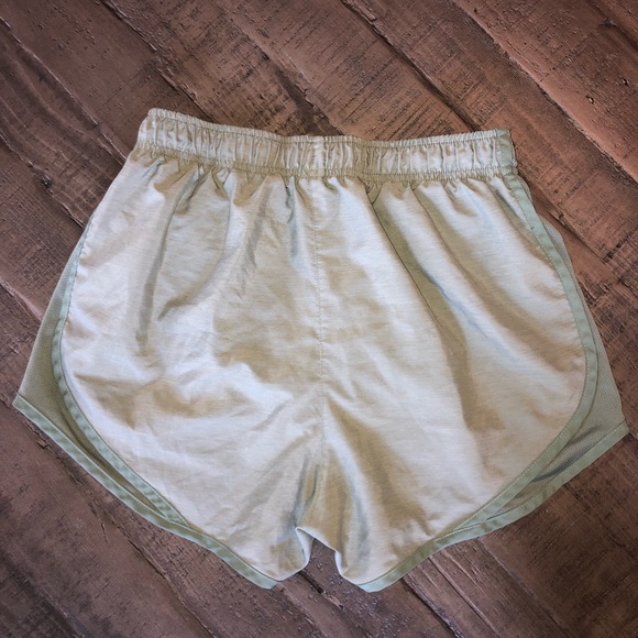 Nike running shorts - Picture 3 of 5